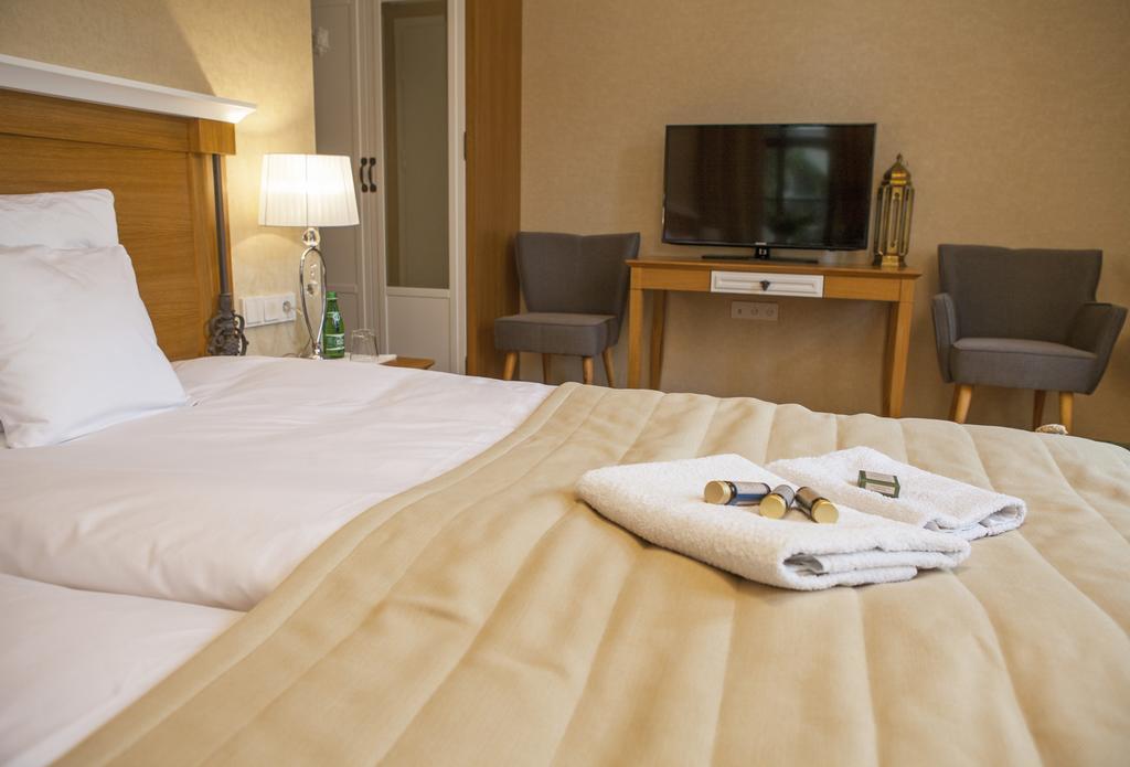 Hotel Alhambra Лёндек-Здруй Номер фото